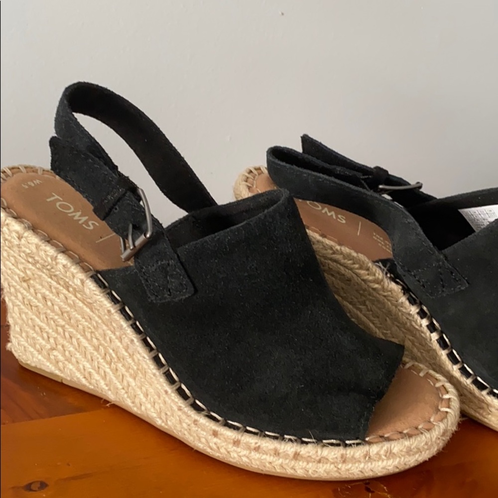 Tom’s Wedge Heel